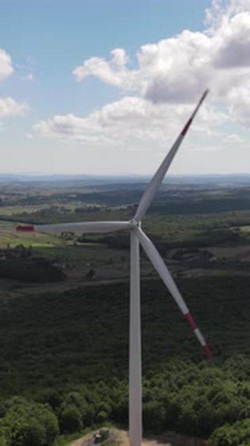 Drohne mit Windturbinenantrieb