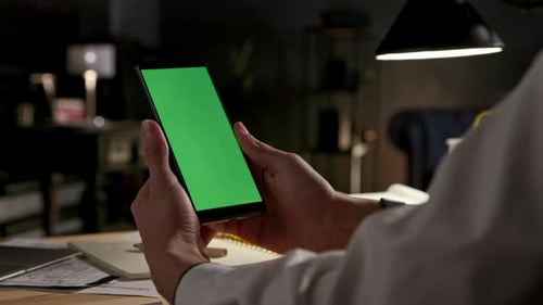 Smartphone Chroma Key Business Presentation