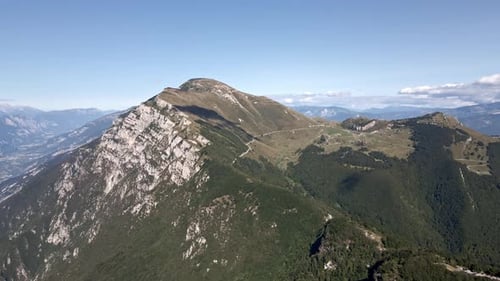 Auf den Gipfel des Monte Baldo fliegen