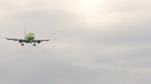 Filmmaterial von Green Plane Landing