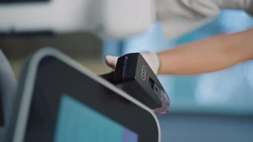 Professional Cosmetology MicroNeedling Lift for Skin Tightening