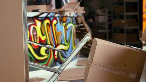 Messy Workshop with Graffiti Art and Boxes