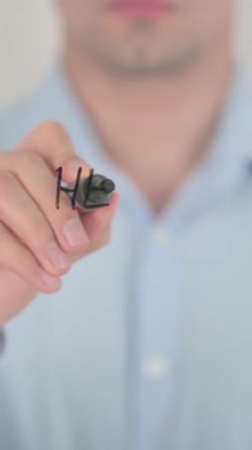 Hallo Deutschland, Vertikaler Videomann, der auf dem Bildschirm schreibt