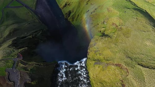 4K-Luftaufnahme des epischen Wasserfalls, Skogafoss-Wasserfall, Island