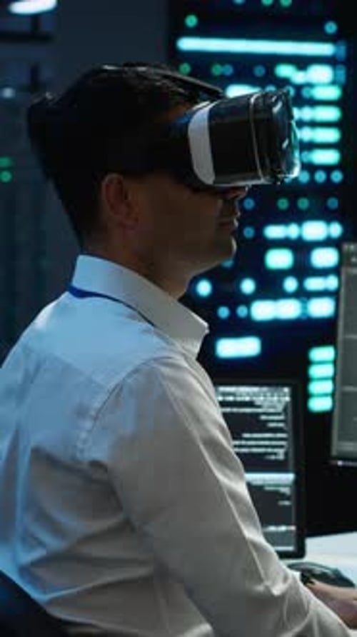 Vertical Aspect Admin Using VR Headset for Server Farm Maintenance