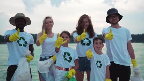 Join Us for a Community CleanUp Day at the Beach to Promote Teamwork and Awareness