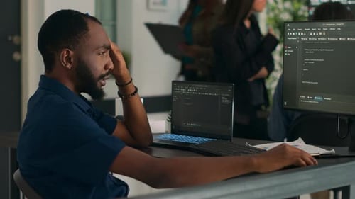 Brainstorming-Ideen für Softwareentwickler, um Code zu schreiben und eine neue Schnittstelle zu erstellen