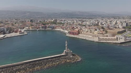 Die Vogelperspektive zeigt die Schönheit der Weitwinkelaufnahme mit der Altstadt von Chania, Kreta, Gre