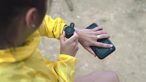 Setting up fitness tracker with phone sync for a long run