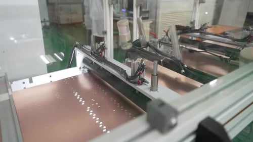 Usine de fabrication de composants électroniques et de circuits imprimés Atelier industriel sans poussière d'usine de puces