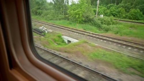 Fenster eines fahrenden Zuges