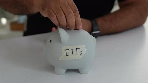 Financial Planning: Piggy Bank for ETFs Savings