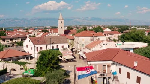 Vue aérienne de la ville de Nin en Croatie