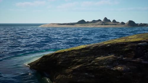 Meereslandschaft mit felsiger Küste und weit entfernter Insel
