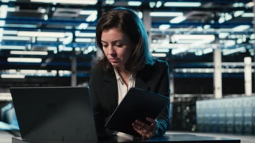 Data Center Software Developer Optimizing Equipment Rigs Using Devices