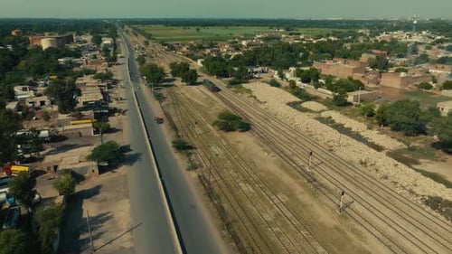 Linhas rodoviárias e ferroviárias da cidade de Sher Shah no distrito de Multan
