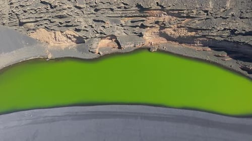 Mer et lave : le spectaculaire lagon vert de Lanzarote