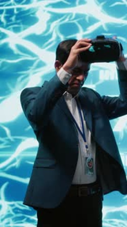Vertical Video IT Experts Using Artificial Intelligence and Virtual Reality Tech