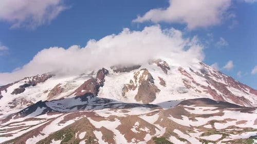 Mount Saint Helens, Washington, alrededor de 2019. Vista aérea del monte Saint Helens