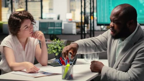 HR Professional and Job Seeker Engaging in a Career Advisory Session