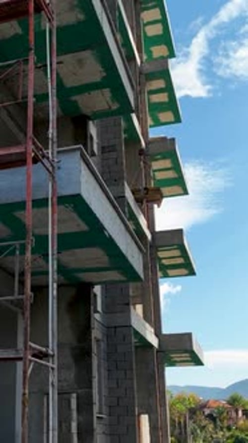 Reconstrucción vertical de fachadas con vídeo: construcción de una estética fresca