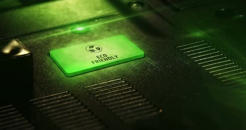 Luz con símbolos respetuosos con el medio ambiente que parpadea en la lámpara del panel de control de metal