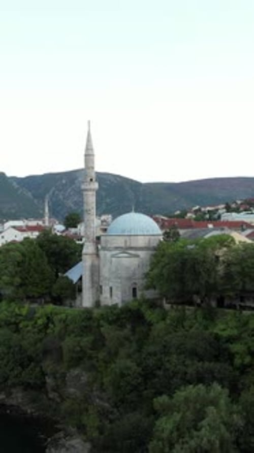 Vue de la mosquée de Mostar par Drone