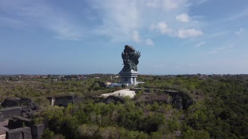 Statue de Garuda Visnu Kencana à Uluwatu - Bali