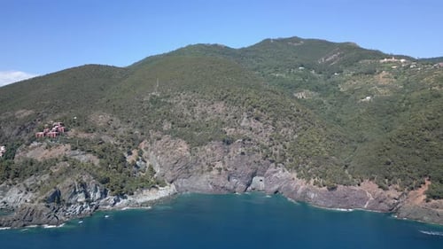 Zumbido del mar Mediterráneo de la costa italiana 4k