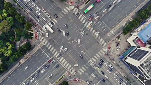 Vista Cinematográfica e Majestosa da Crossing Street, China