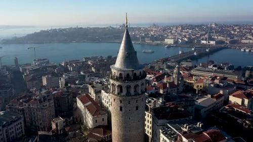 Luftaufnahme des Galataturms und des Istanbuler Stadtbildes