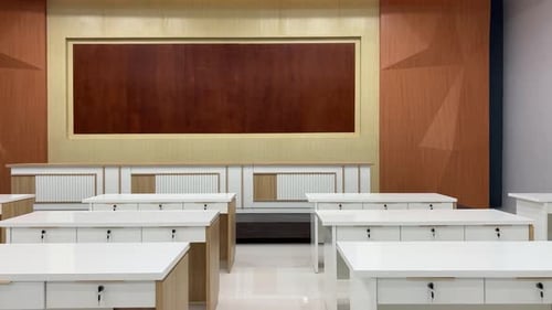 Aula vacía en la universidad