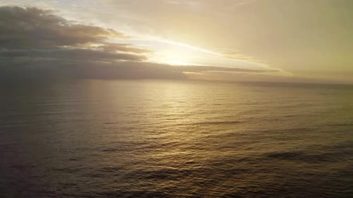 Il est presque impossible de regarder un coucher de soleil sans rêver