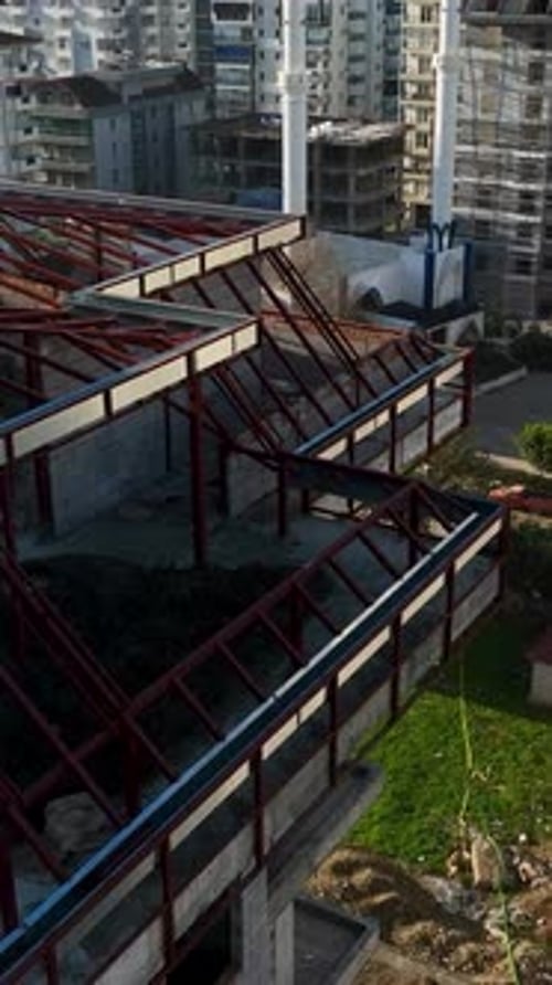 Construyendo casas costeras exclusivas con vídeo vertical