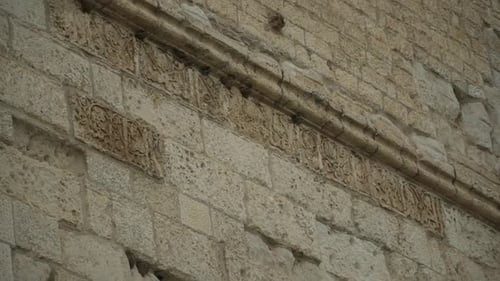 L'INSCRIPTION SUR LE PONT DE MALABADI, DIYARBAKIR, TURQUIE