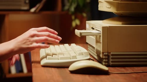 Using CD Circle Disk for Old Computer and Typing on Keyboard