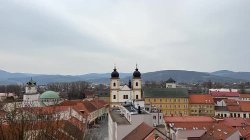 Vista de la ciudad de Trencin en Eslovaquia