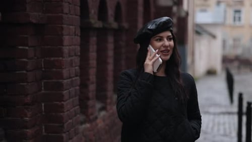 Mobile Conversation Walking Talker Street Chatter