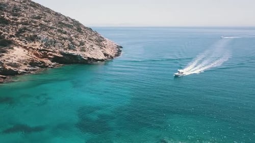 vol à Paros, Naxos, Antiparos en Grèce