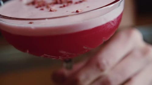 Zubereiteter alkoholischer Cocktail in einem Glas