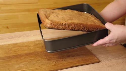 09p. Remove the baked cake from the mold