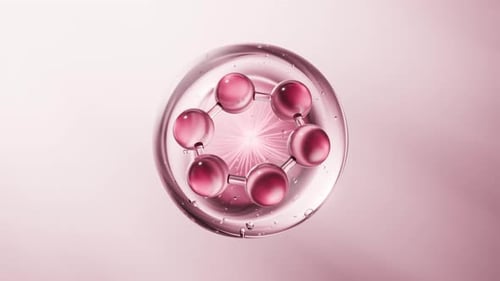 Kosmetikmolekül mit rosafarbenem Wasserblasenhintergrund, 3D-Rendering.