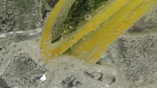 Refreshing Drink with Lemon, Mint and Ice