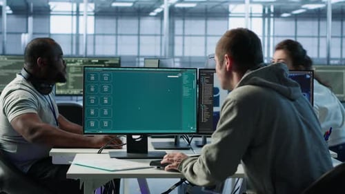 Especialista em TI criando aplicativos de modelos de difusão de inteligência artificial e criando vídeos