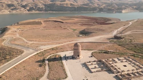 Tumba de Zeynel Bey en Hesenkeyf (Zoom)
