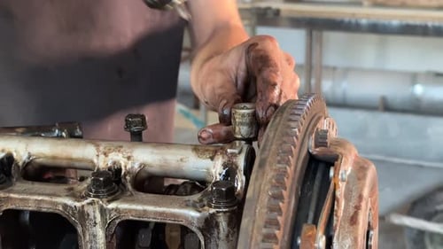 Montage et restauration d'un vieux moteur