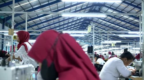 Nähmaschinenfabrik überfüllt Fabrikmitarbeiter