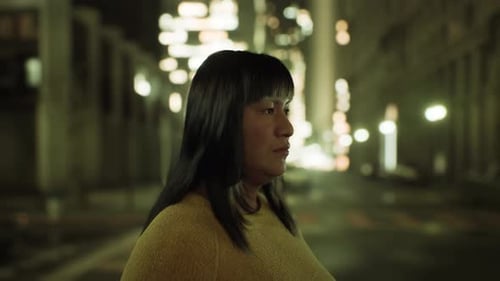 Retrato de mujer mexicana en la ciudad