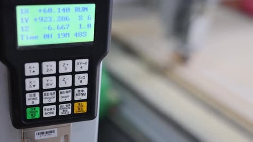 Bedienfeld für automatische CNC-Maschine zur Herstellung von Möbeln aus Holz