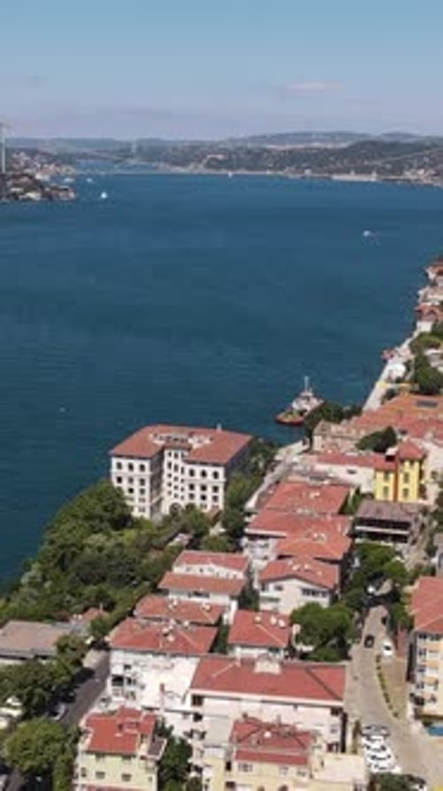 Drohnenaufnahme des Bosporus Istanbul aus der Luft